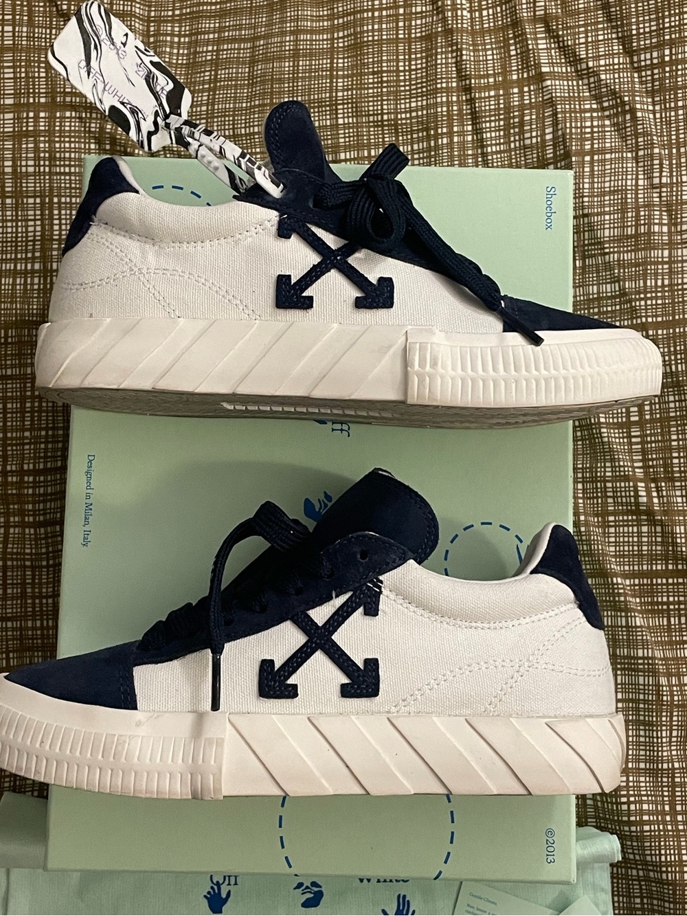 Off-White Vulc Low Navy Blue & White Sneaker Women’s Size US 6/ EU 36 *AUTHENTIC - Picture 3 of 16